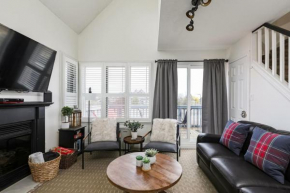 2 Storey Loft Condo wt Blue Mtn In Your Backyard 10973